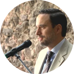 ROBERTO ÁLVAREZ